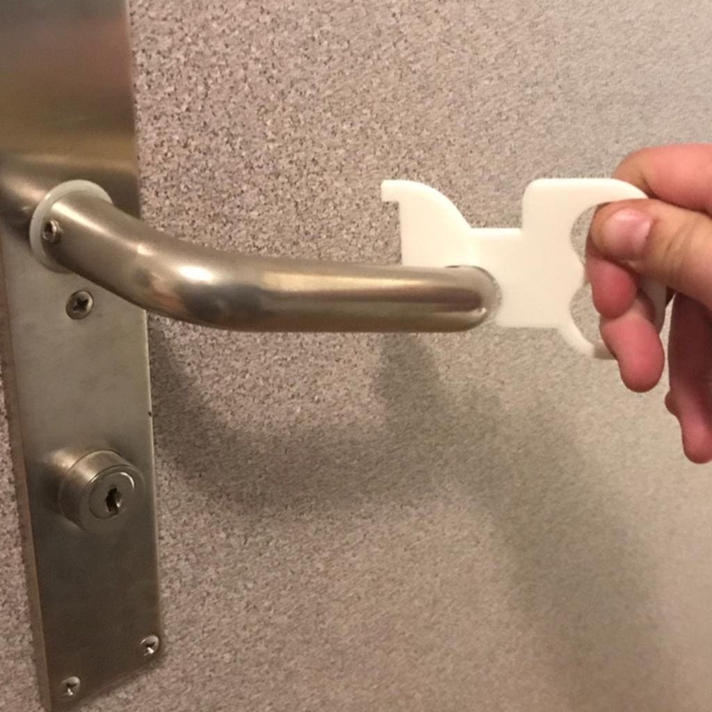 Multi-Gripper-Produkt-im-einsatz-Türgriff-1